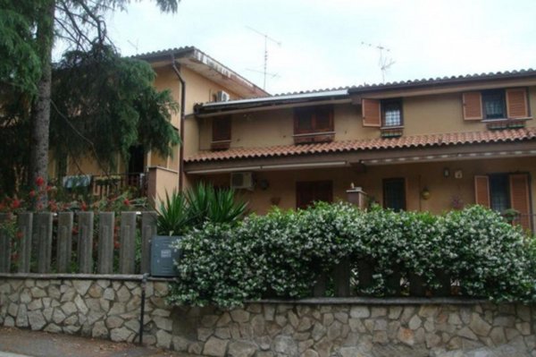 casa indipendente in vendita a Monterotondo