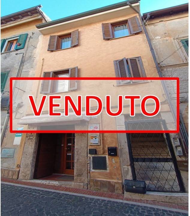 appartamento in vendita a Monterotondo in zona Stazione