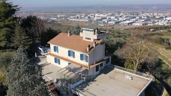 casa indipendente in vendita a Monterotondo