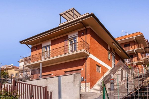 casa indipendente in vendita a Monterotondo in zona Stazione