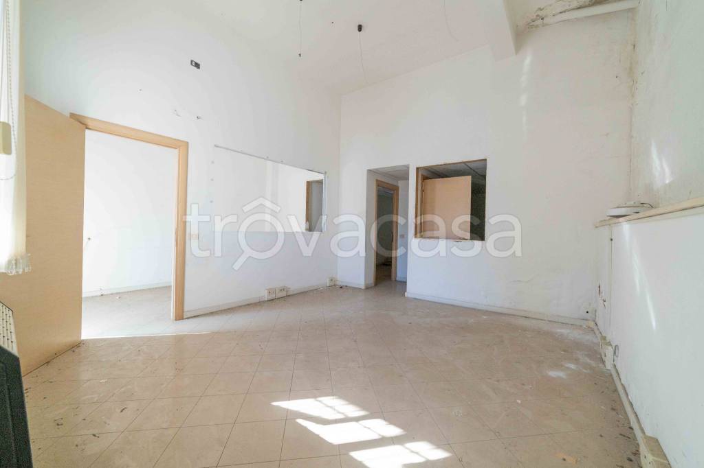 locale commerciale in vendita a Monterotondo