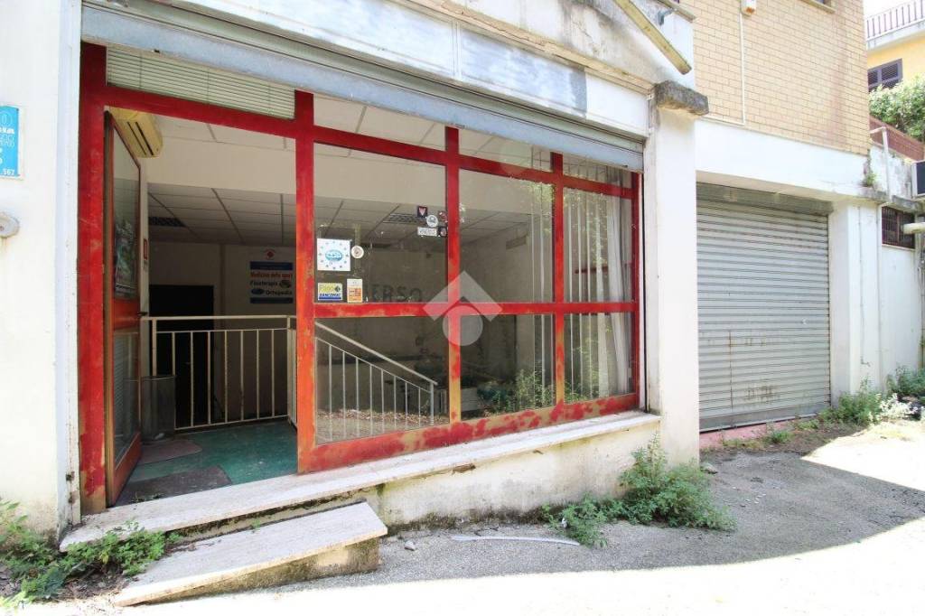 negozio in vendita a Monterotondo
