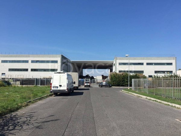capannone in vendita a Monterotondo in zona Stazione
