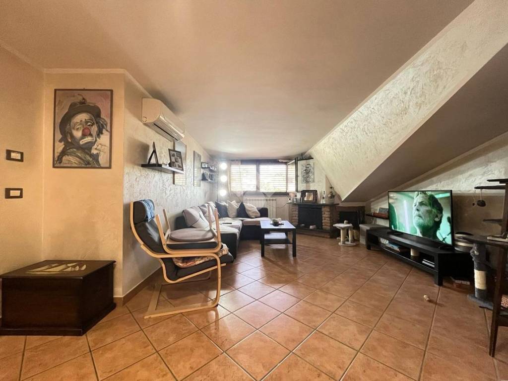 appartamento in vendita a Monterotondo in zona Stazione