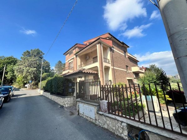 appartamento in vendita a Monterotondo in zona Stazione