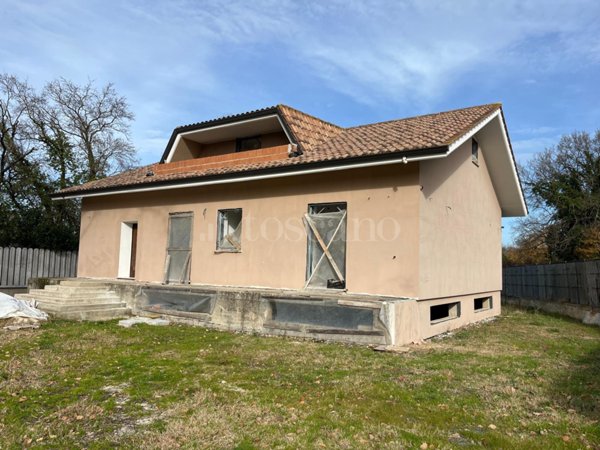 casa indipendente in vendita a Monterotondo