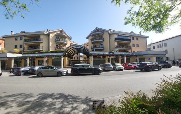 negozio in vendita a Monterotondo