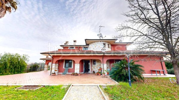 casa indipendente in vendita a Monterotondo