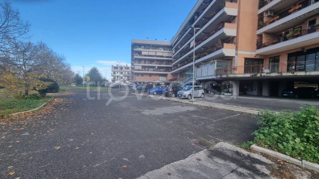 negozio in vendita a Monterotondo in zona Stazione