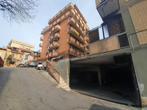 locale di sgombero in vendita a Monterotondo