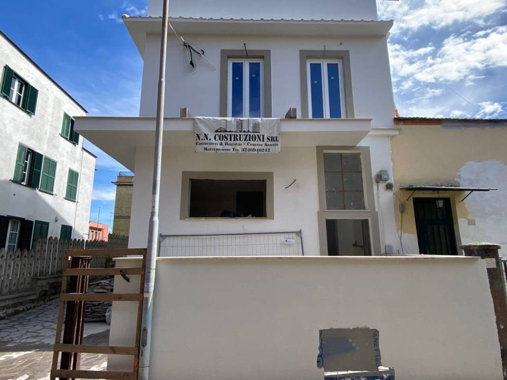 appartamento in vendita a Monterotondo in zona Stazione