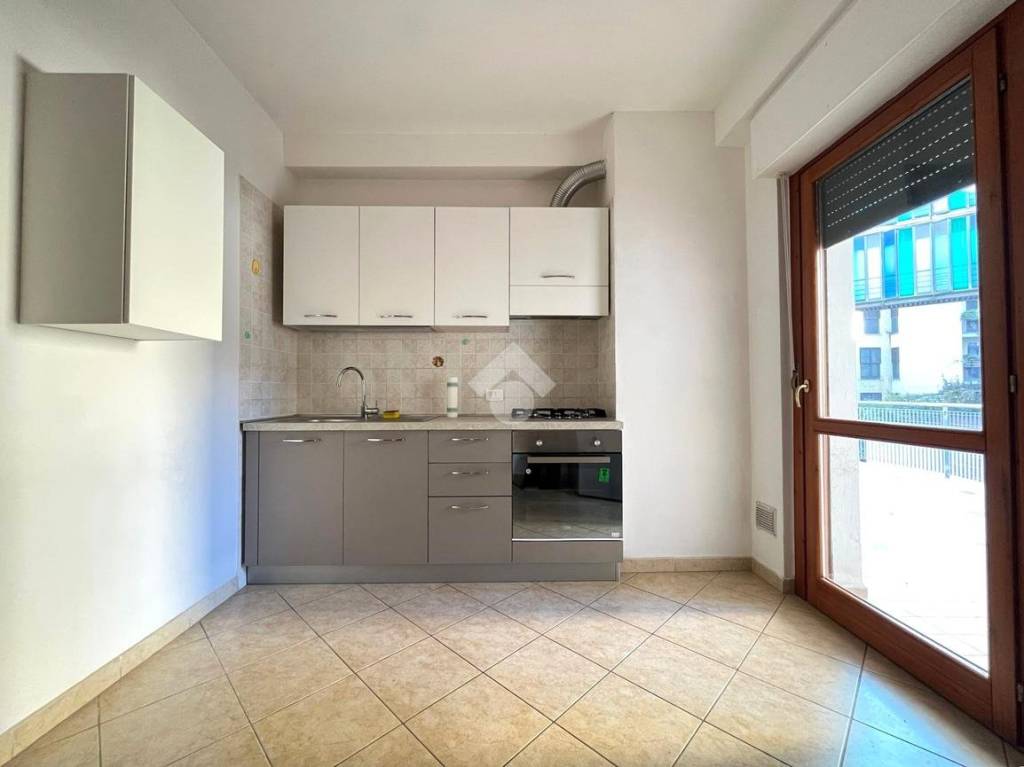 appartamento in vendita a Monterotondo in zona Stazione