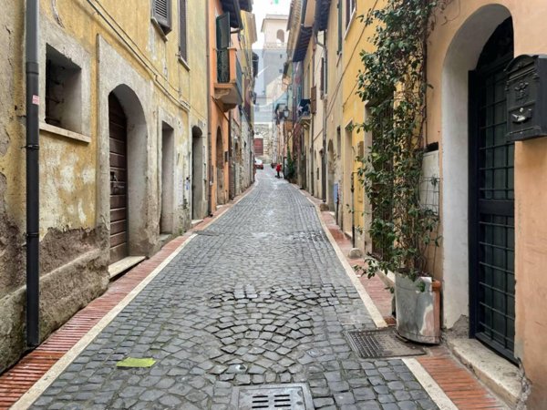 intera palazzina in vendita a Monterotondo
