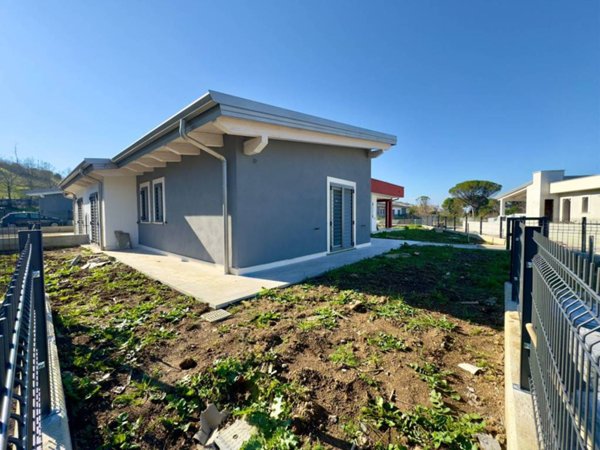 casa indipendente in vendita a Monterotondo in zona Stazione