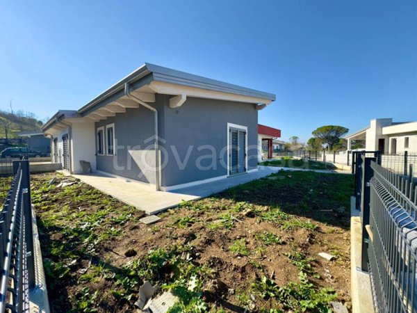 casa indipendente in vendita a Monterotondo in zona Stazione