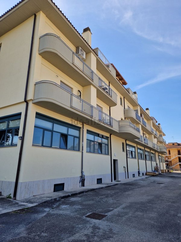 appartamento in vendita a Monterotondo in zona Stazione