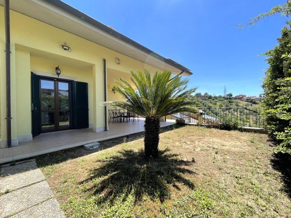 casa indipendente in vendita a Monterotondo