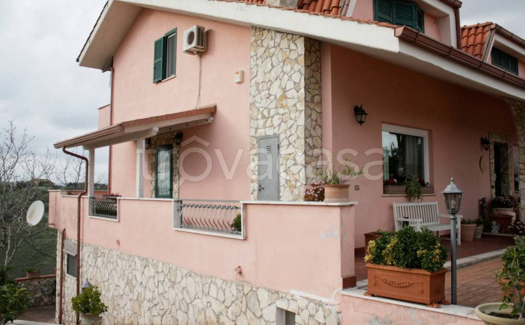 casa indipendente in vendita a Monterotondo