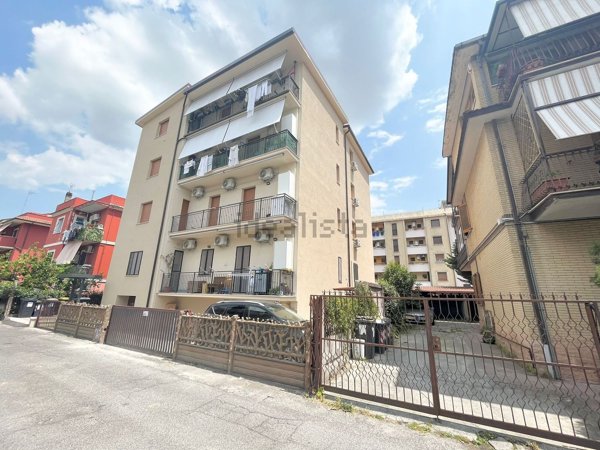 appartamento in vendita a Monterotondo in zona Stazione