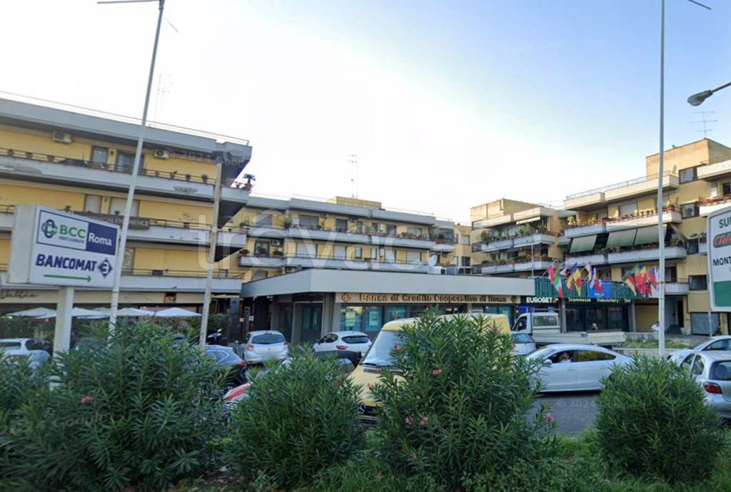 negozio in vendita a Monterotondo in zona Stazione