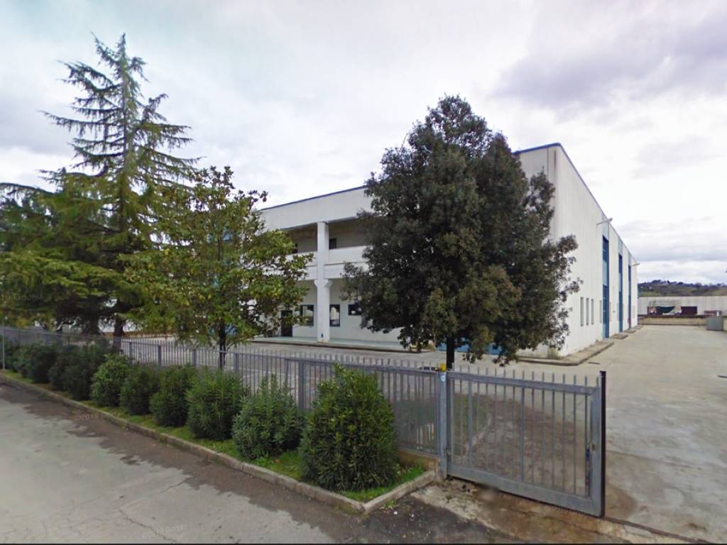 capannone in vendita a Monterotondo in zona Stazione