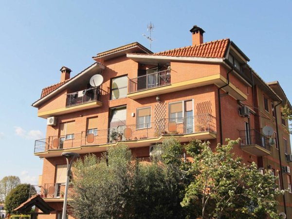 appartamento in vendita a Monterotondo in zona Stazione
