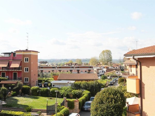 appartamento in vendita a Monterotondo in zona Stazione