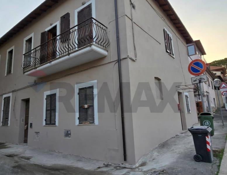appartamento in vendita a Monterotondo in zona Cerqueto