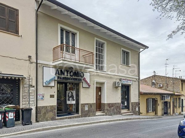 appartamento in vendita a Monterotondo in zona Stazione
