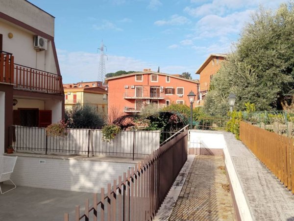 casa indipendente in vendita a Monterotondo