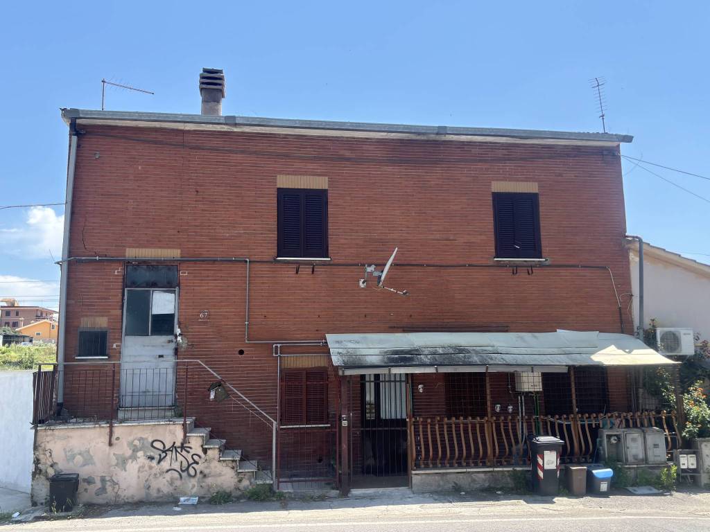 appartamento in vendita a Monterotondo in zona Stazione