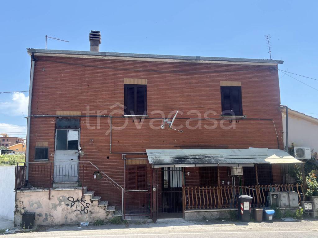 appartamento in vendita a Monterotondo in zona Stazione
