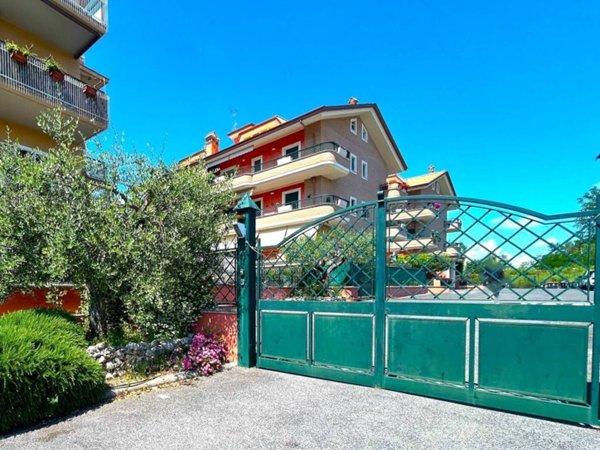 appartamento in vendita a Monterotondo in zona Stazione