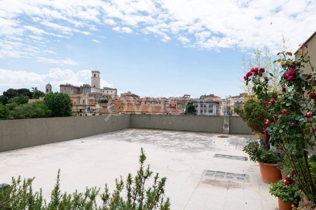 appartamento in vendita a Monterotondo in zona Stazione