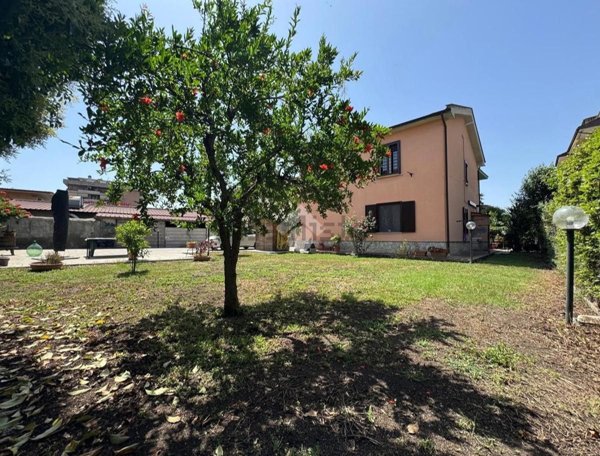appartamento in vendita a Monterotondo in zona Stazione