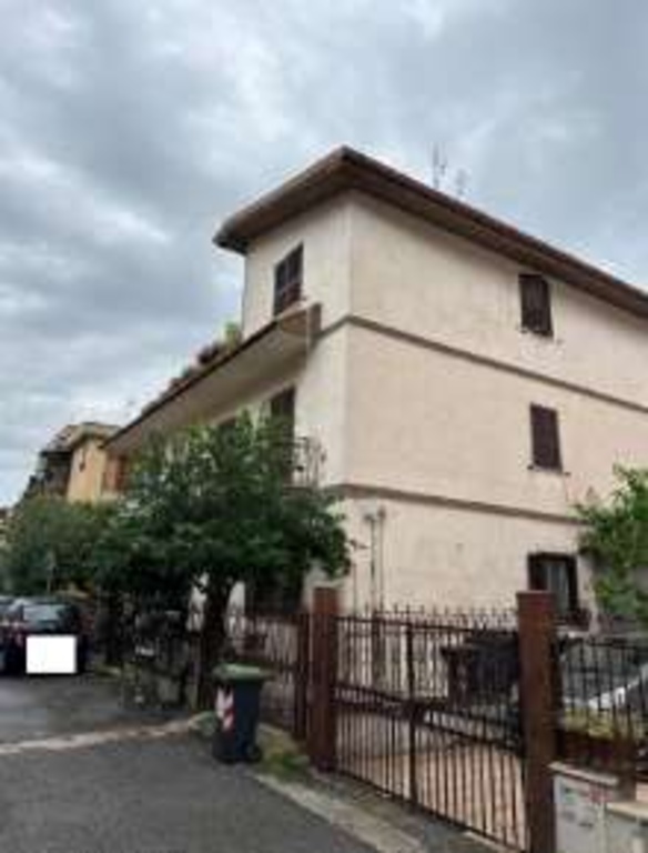 appartamento in vendita a Monterotondo in zona Stazione
