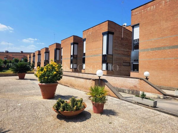 appartamento in vendita a Monterotondo in zona Stazione