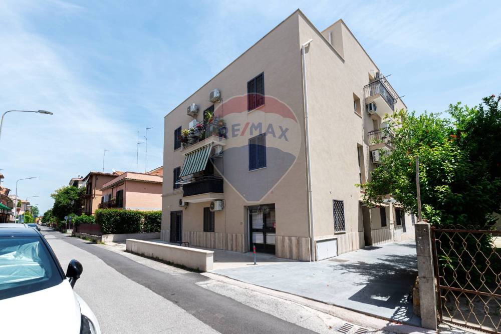 appartamento in vendita a Monterotondo in zona Stazione