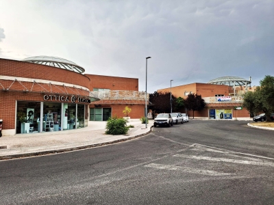 negozio in vendita a Monterotondo in zona Stazione