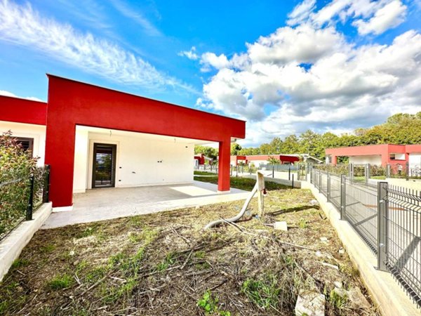 casa indipendente in vendita a Monterotondo in zona Stazione