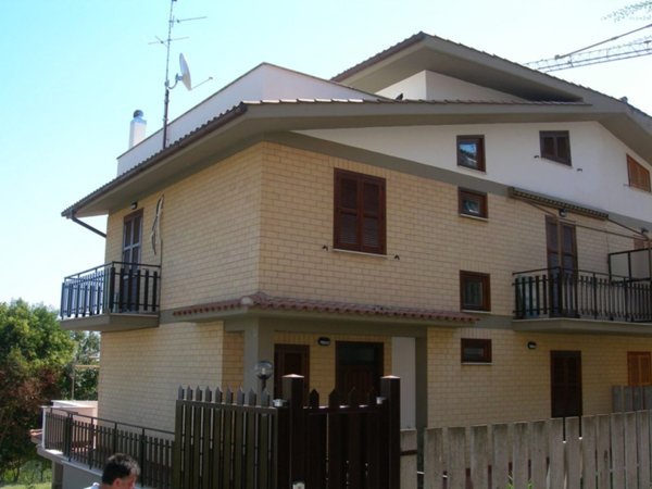casa indipendente in vendita a Monterotondo