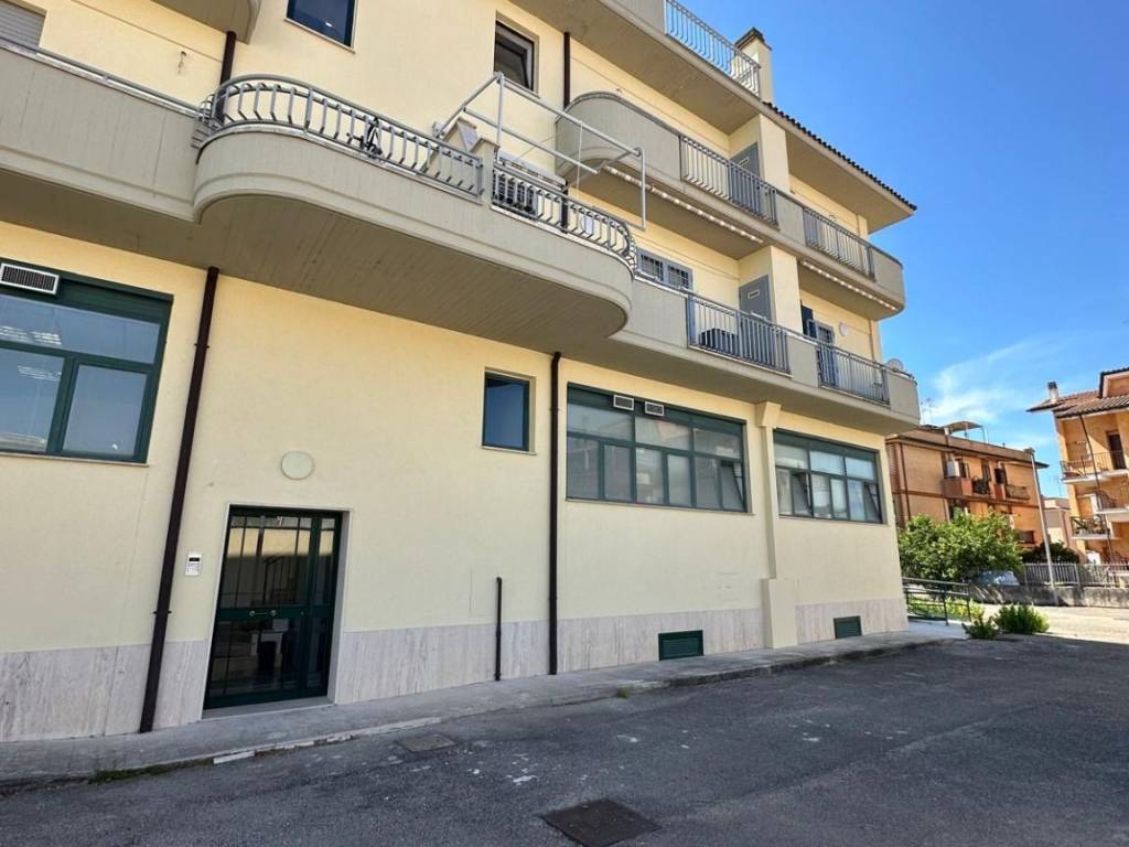 appartamento in vendita a Monterotondo in zona Stazione