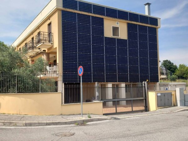 intera palazzina in vendita a Monterotondo