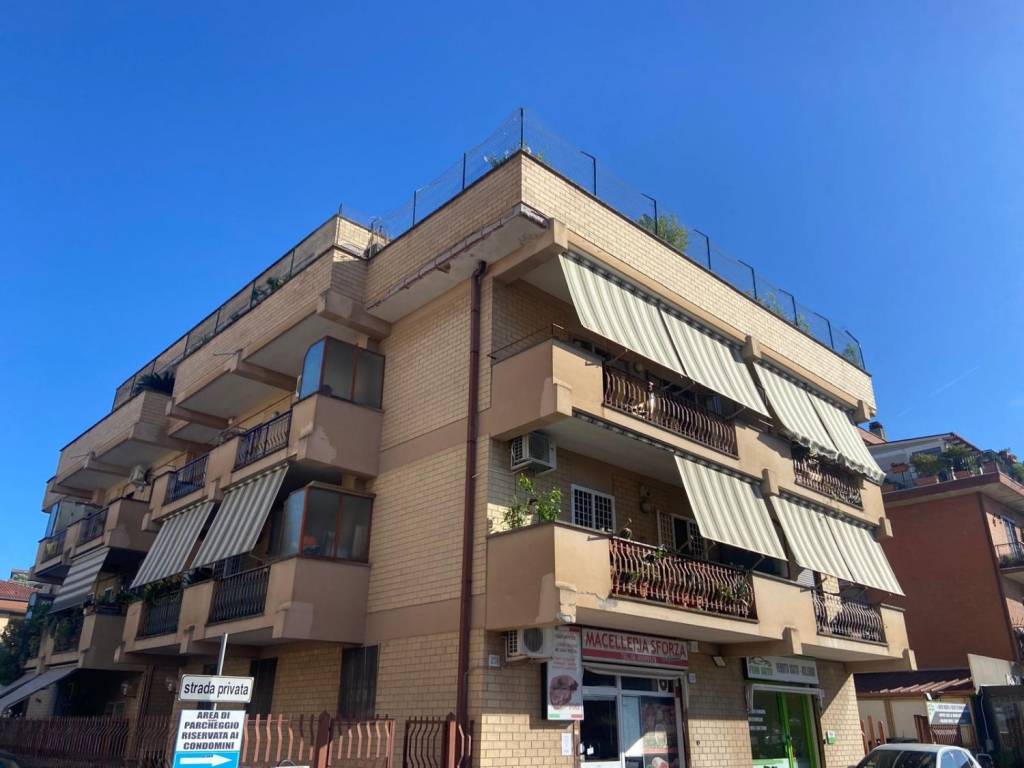 appartamento in vendita a Monterotondo in zona Stazione