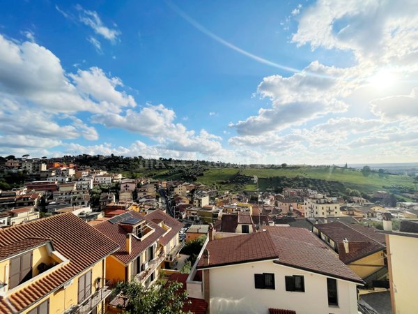 appartamento in vendita a Monterotondo in zona Stazione