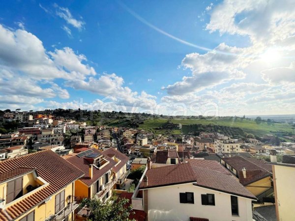 appartamento in vendita a Monterotondo in zona Stazione