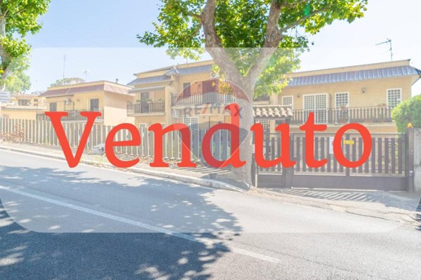 appartamento in vendita a Monterotondo in zona Stazione