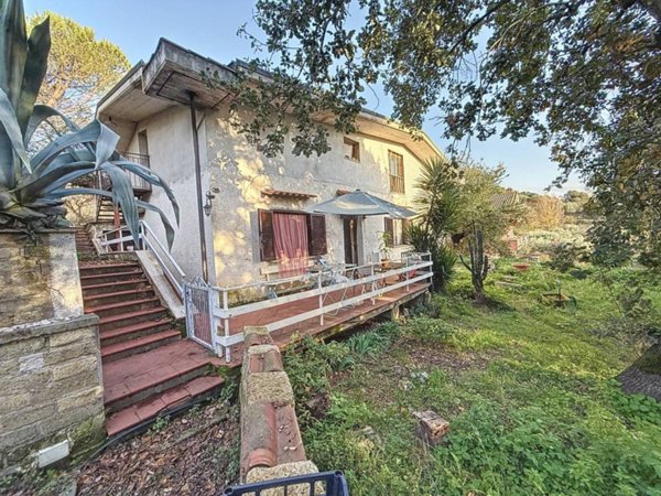casa indipendente in vendita a Monterotondo in zona San Martino