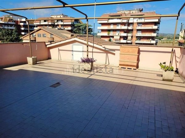appartamento in vendita a Monterotondo in zona Stazione