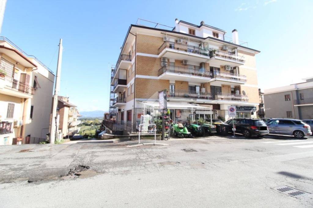 locale di sgombero in vendita a Monterotondo in zona San Martino